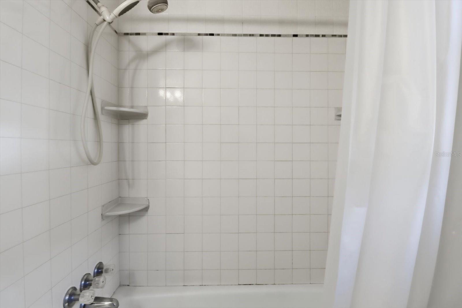 PARADISE COUNTRY CLUB - Residential