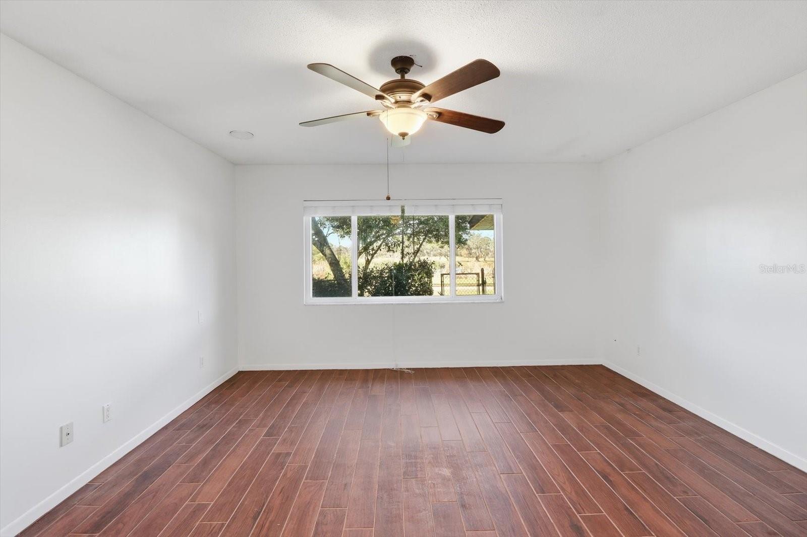 PARADISE COUNTRY CLUB - Residential