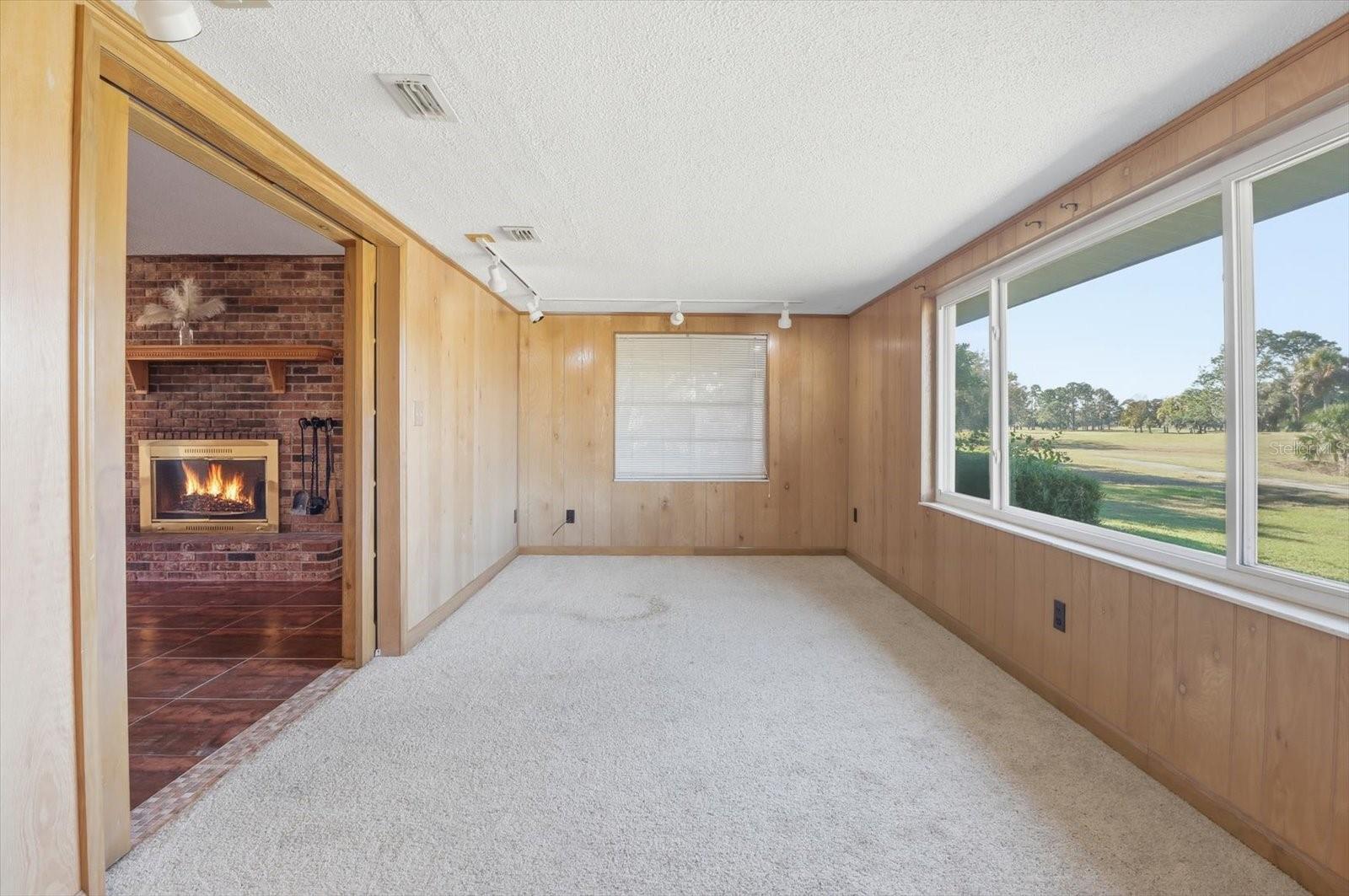 PARADISE COUNTRY CLUB - Residential