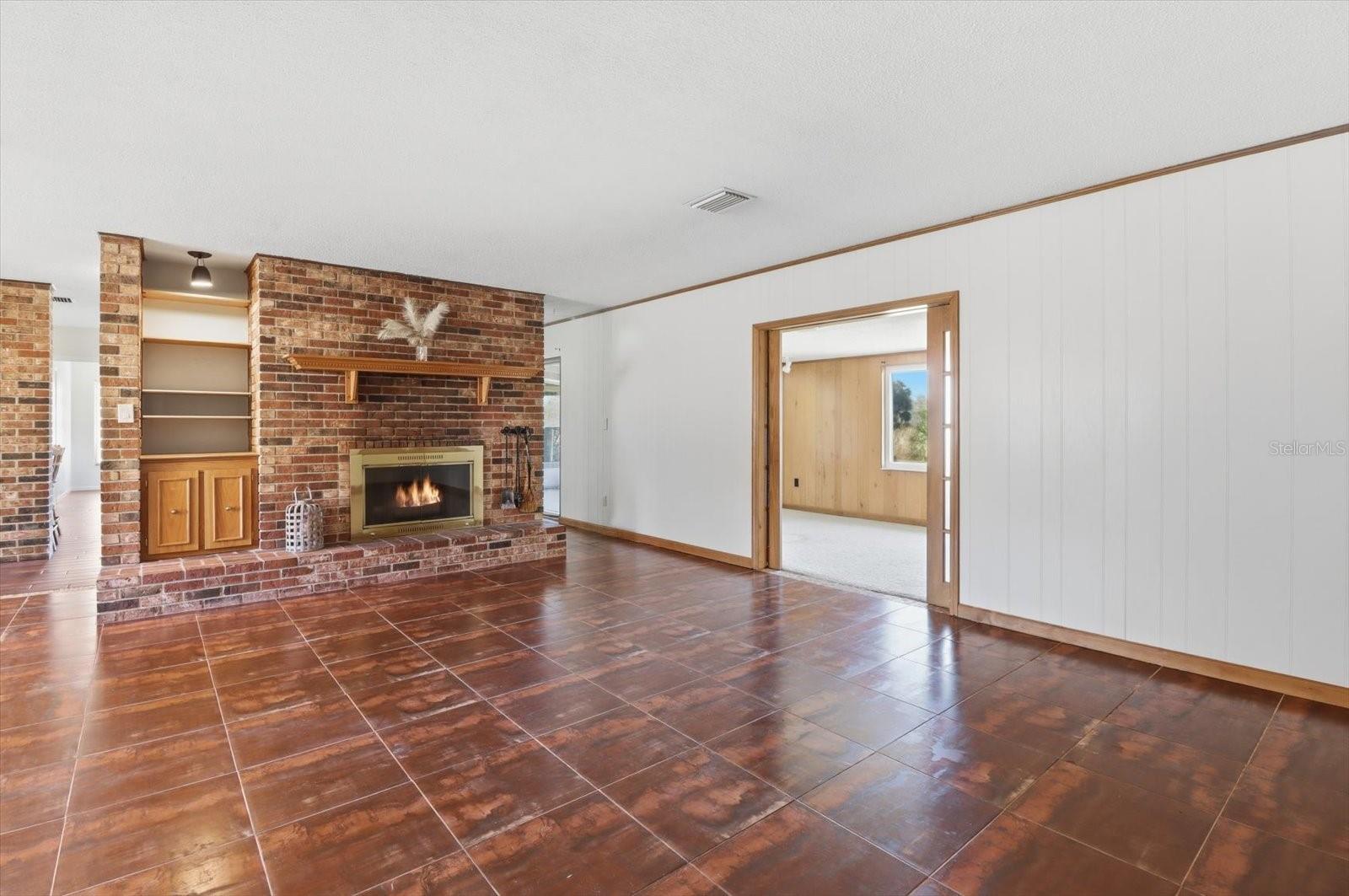 PARADISE COUNTRY CLUB - Residential