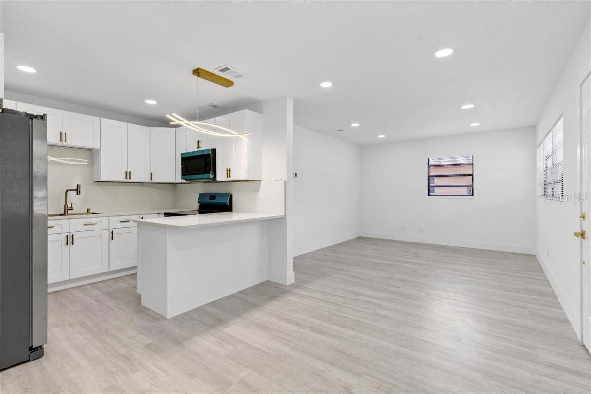 8009 SOMERSET LANE