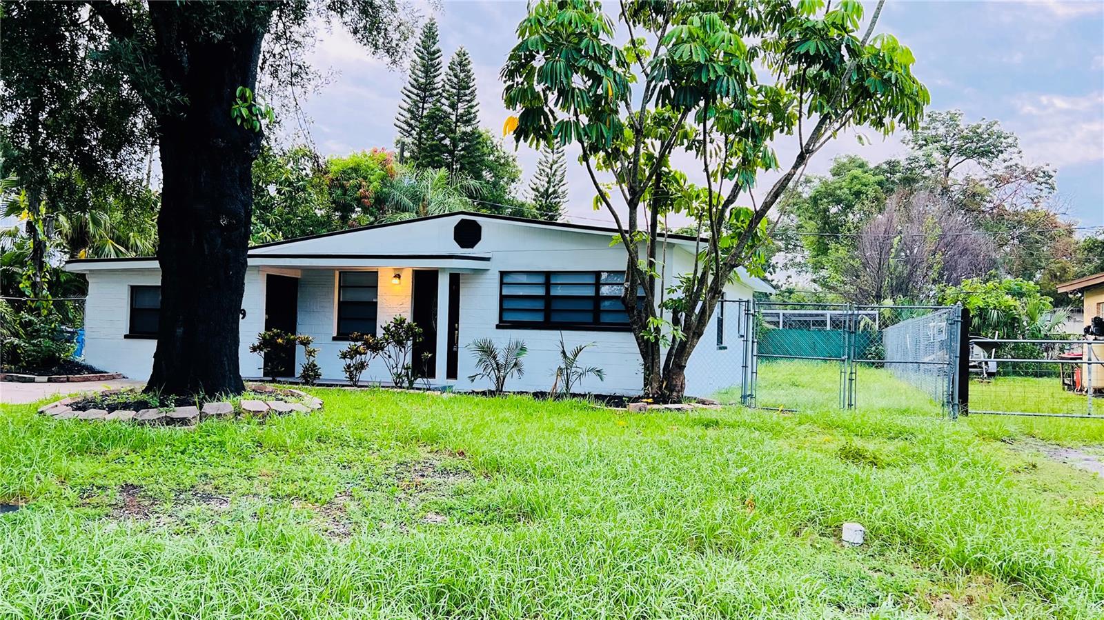 8009 SOMERSET LANE