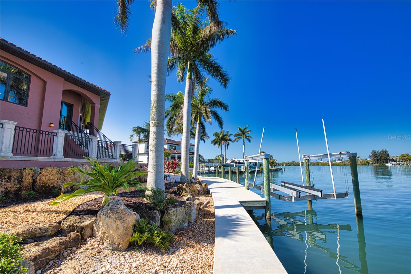 LYONS BAY - Residential