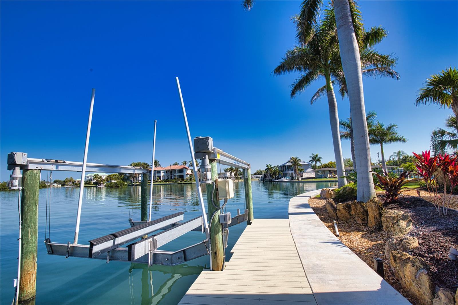 LYONS BAY - Residential