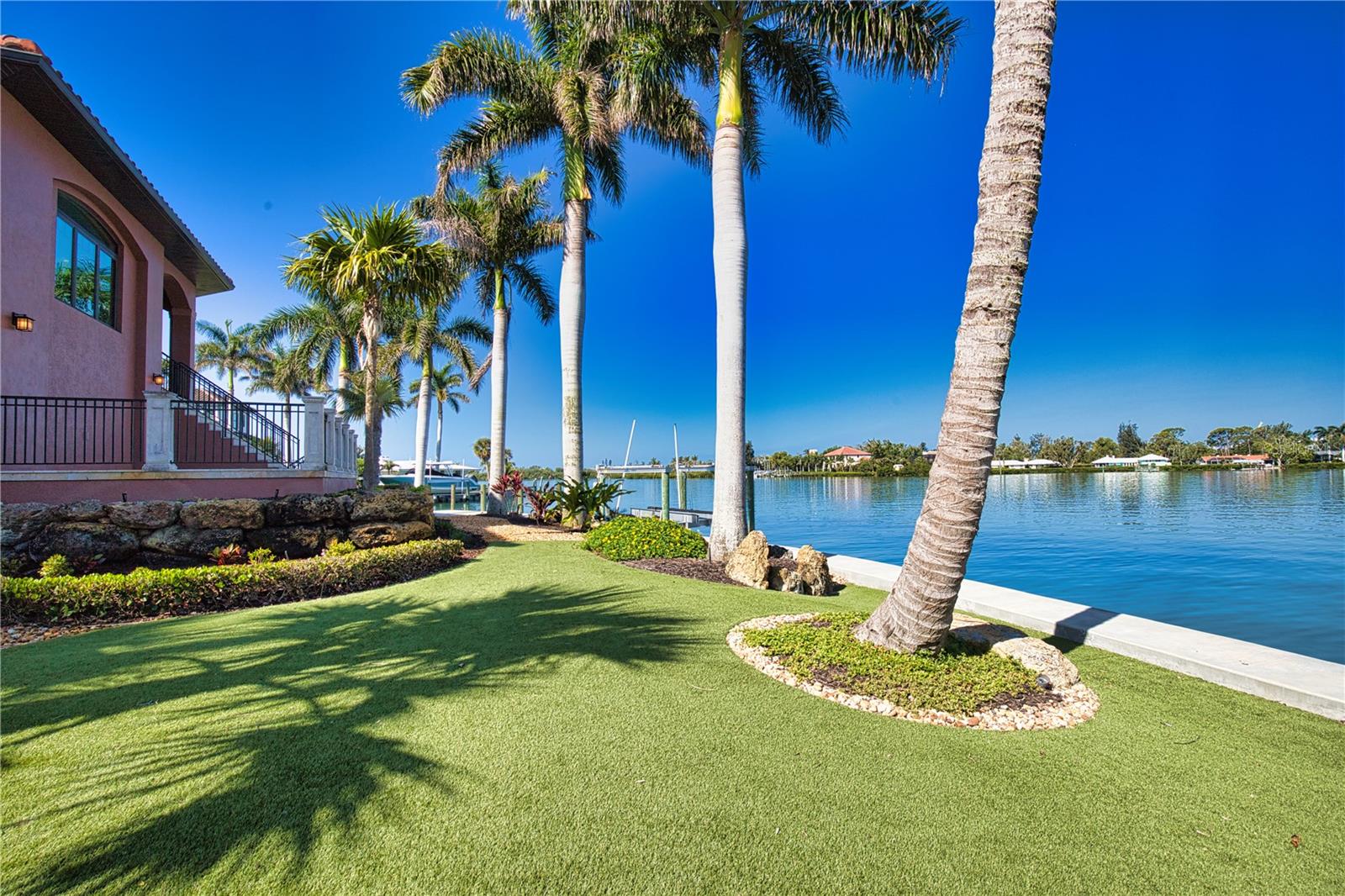 LYONS BAY - Residential