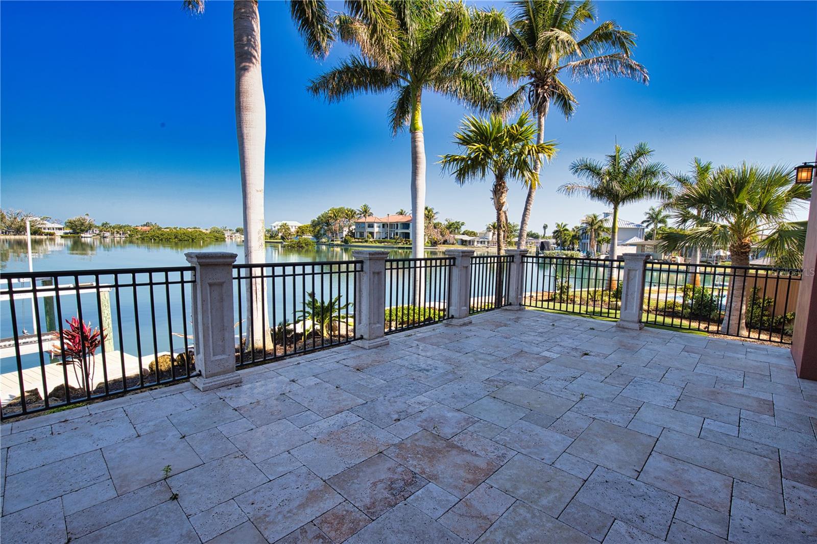 LYONS BAY - Residential