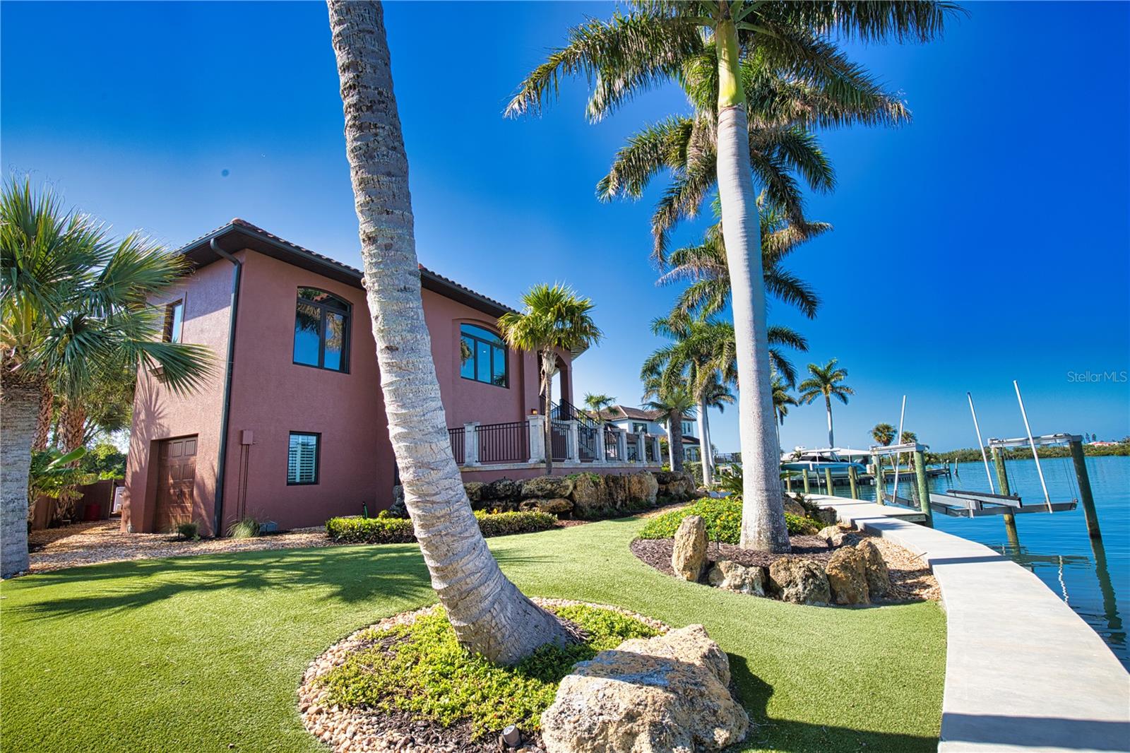 LYONS BAY - Residential