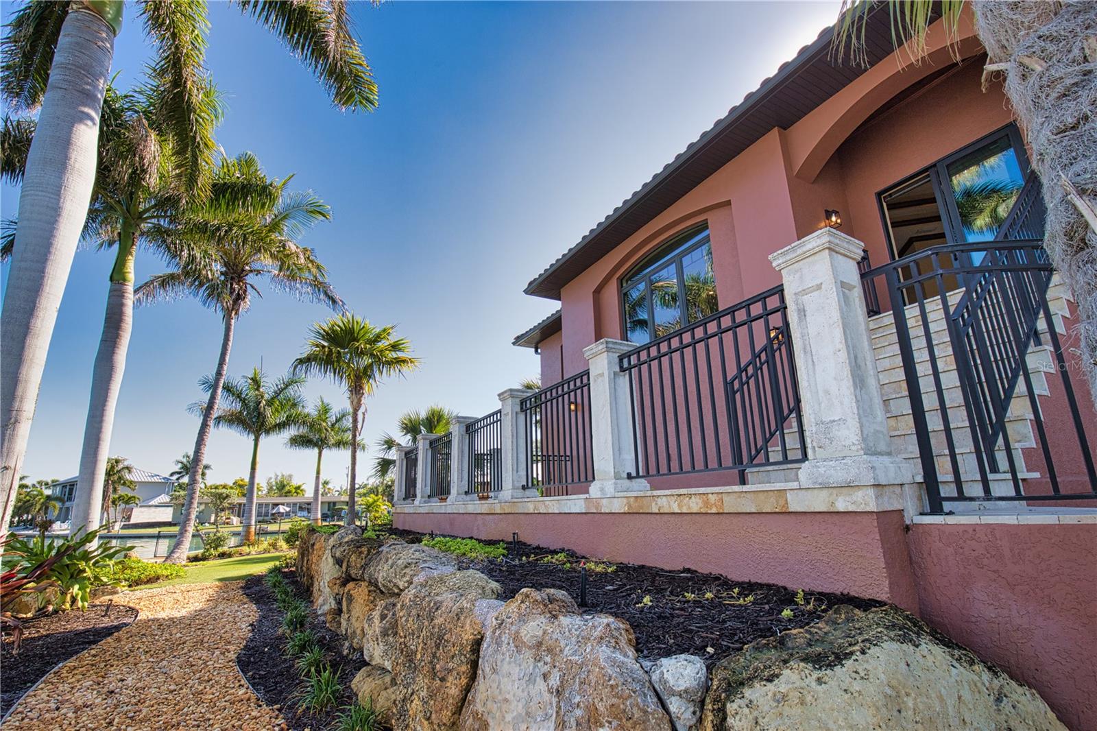 LYONS BAY - Residential