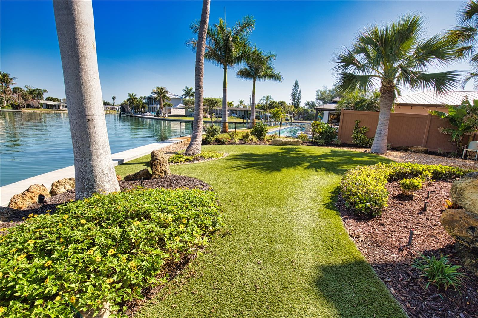 LYONS BAY - Residential