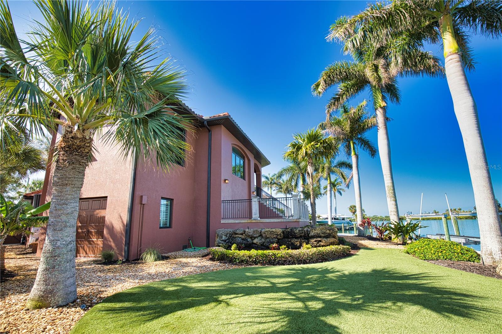 LYONS BAY - Residential