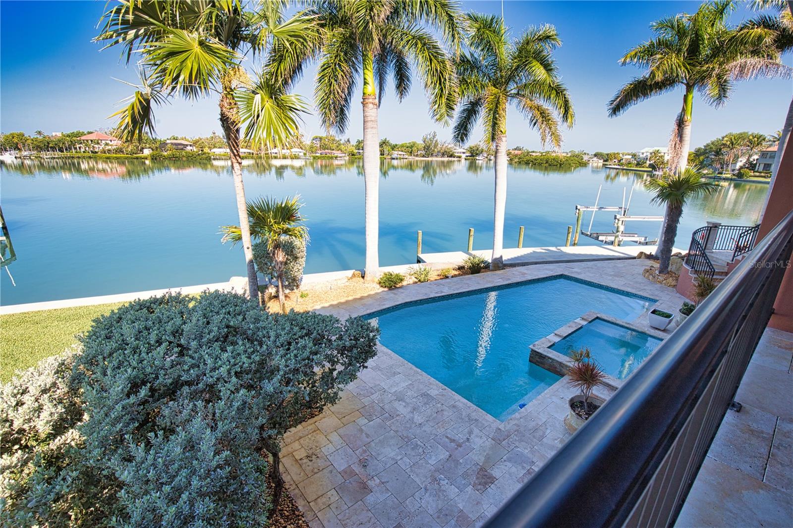 LYONS BAY - Residential