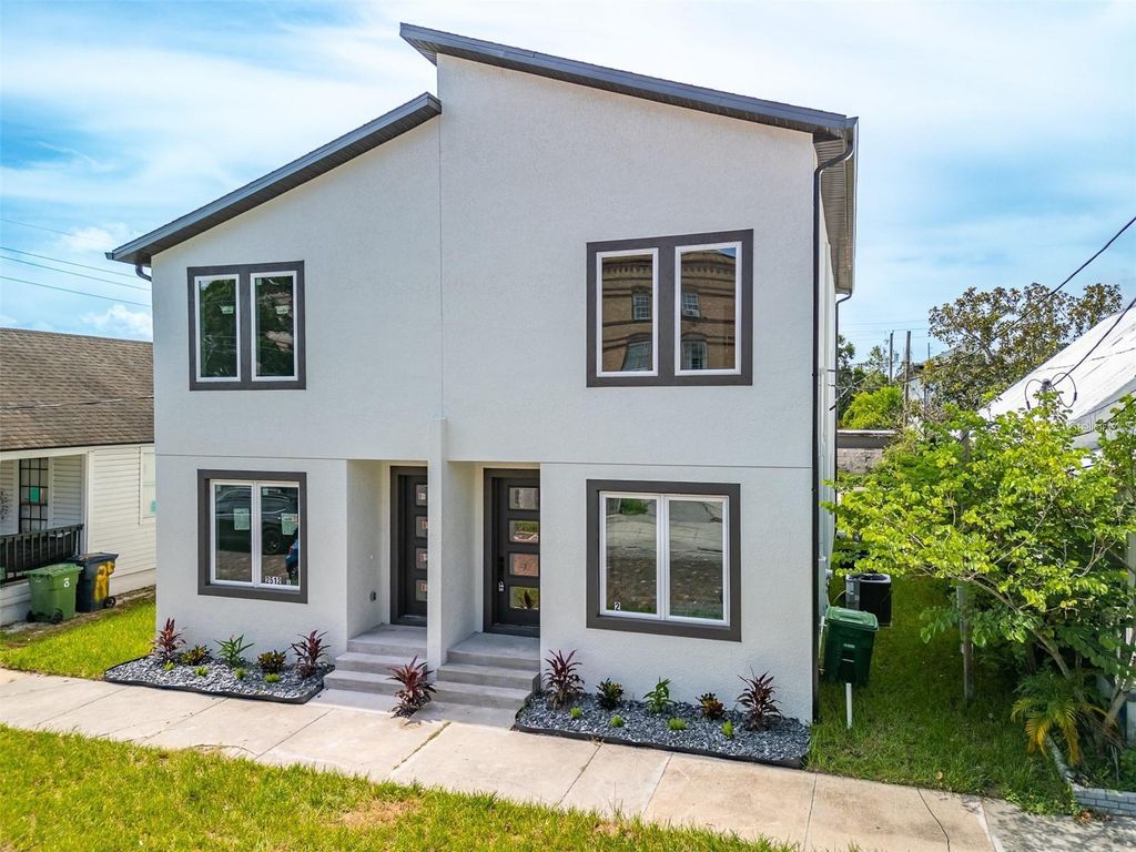 Photo of 2512 W Chestnut Street, Tampa, FL 33607 (MLS # TB8455980)