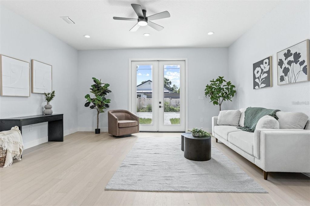 Photo of 2512 W Chestnut Street, Tampa, FL 33607 (MLS # TB8455980)