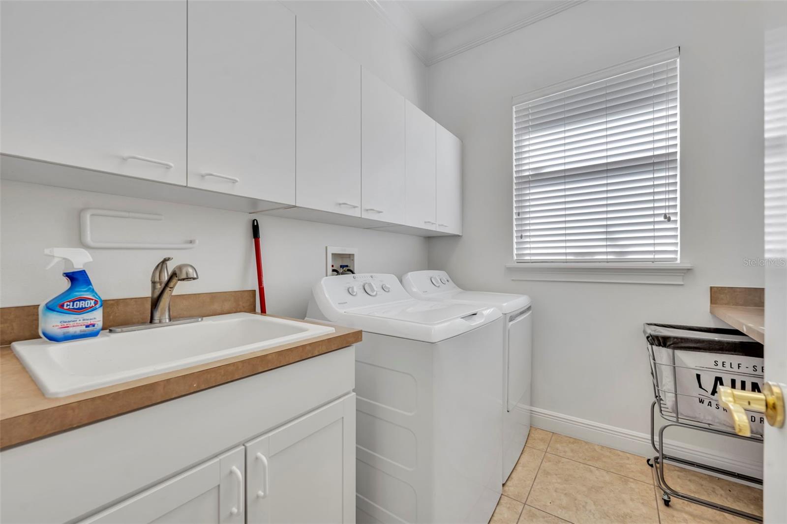 DIXIE TERRACE - Residential Lease