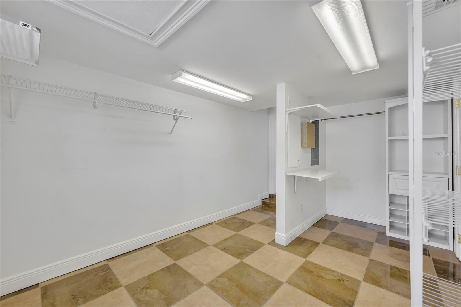 DIXIE TERRACE - Residential Lease