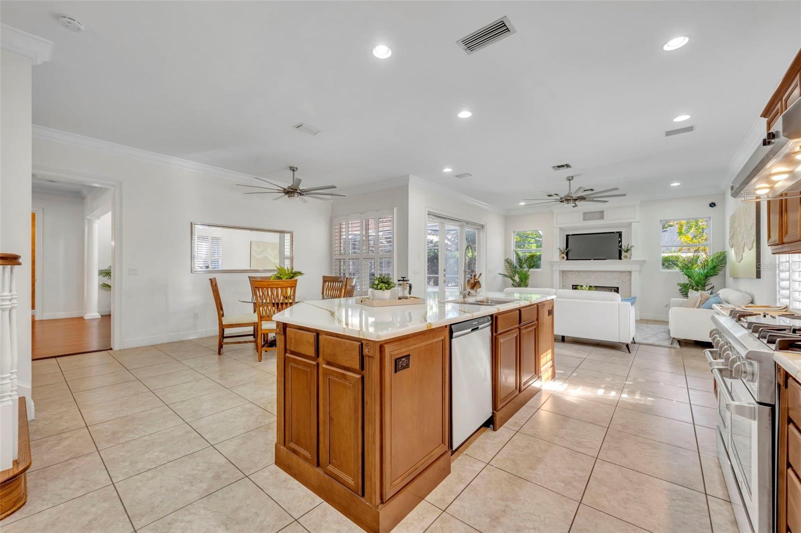 DIXIE TERRACE - Residential Lease