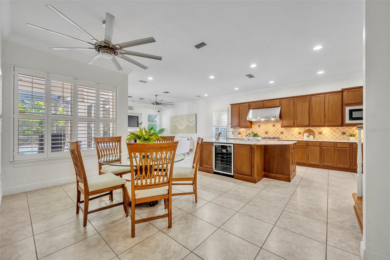 DIXIE TERRACE - Residential Lease