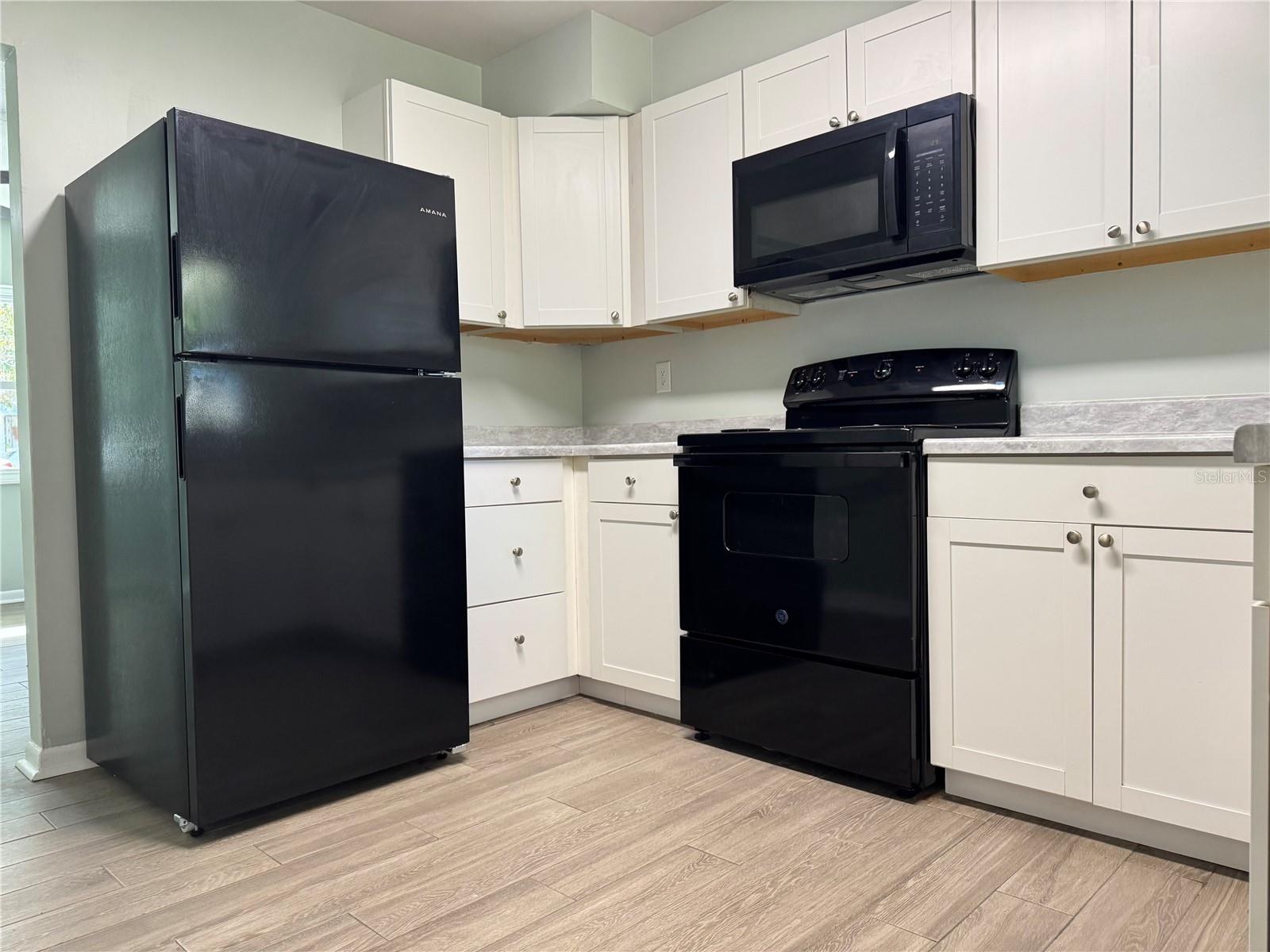 HILLTOP MANOR - Residential