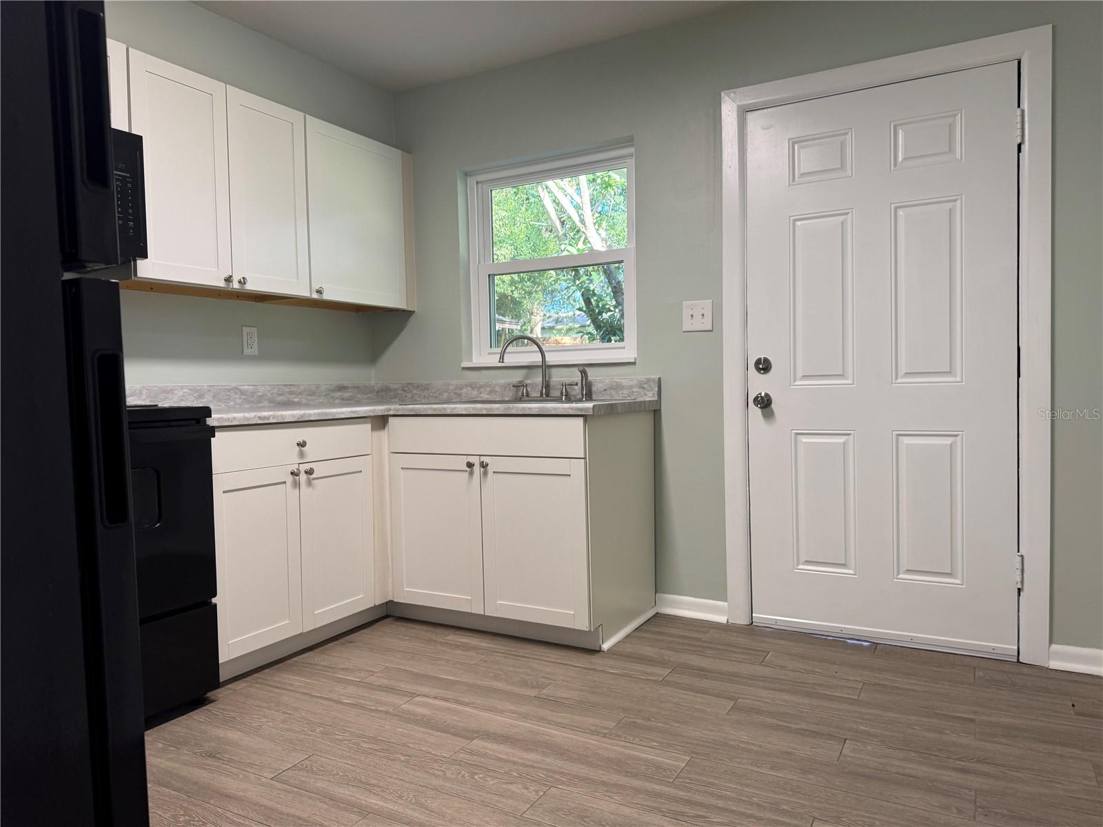 HILLTOP MANOR - Residential