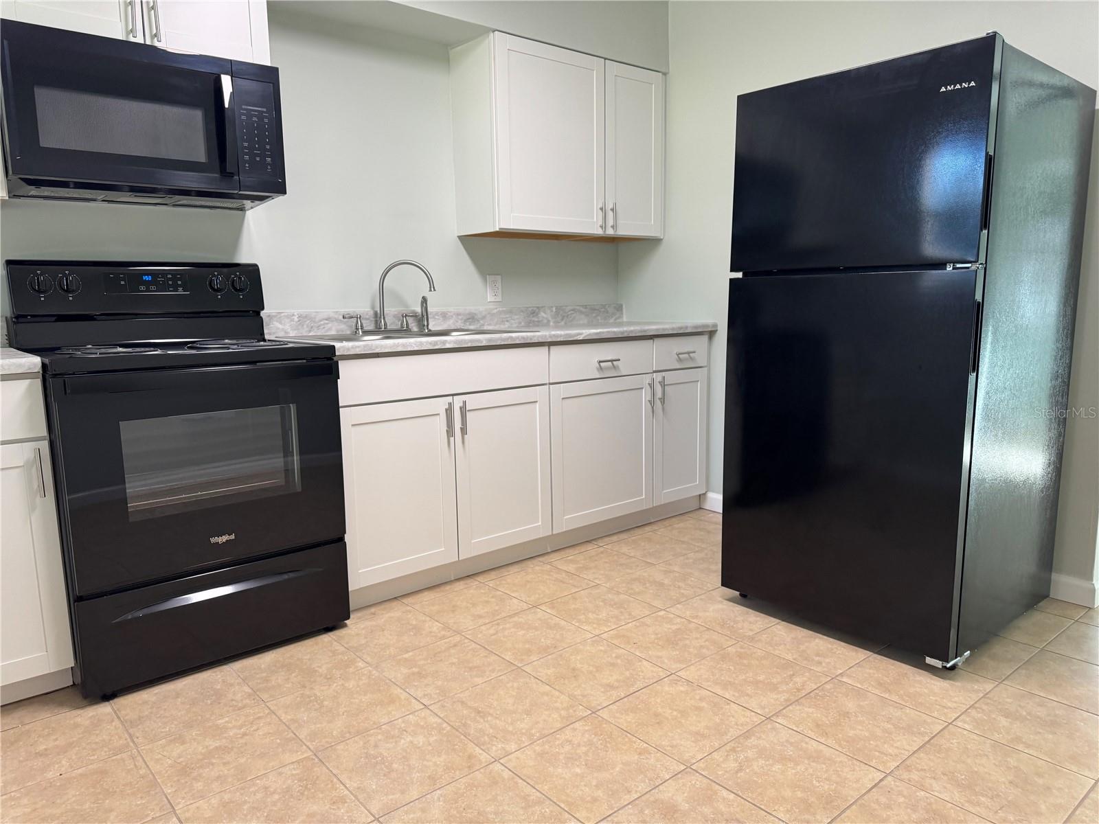 HILLTOP MANOR - Residential