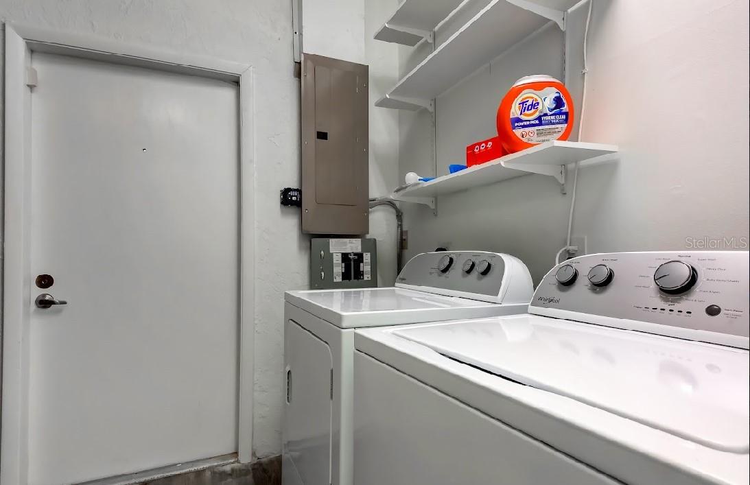 COLONIAL TERRACE - Residential