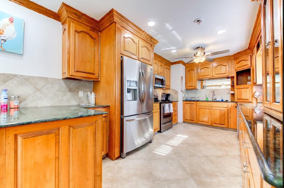 COLONIAL TERRACE - Residential