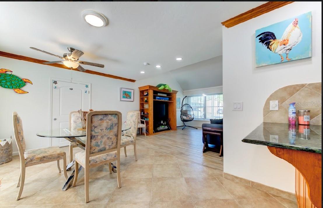 COLONIAL TERRACE - Residential