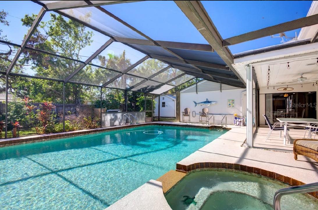 COLONIAL TERRACE - Residential