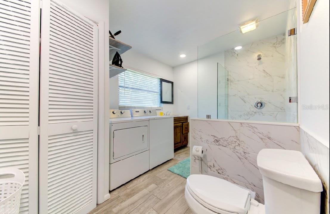 COLONIAL TERRACE - Residential