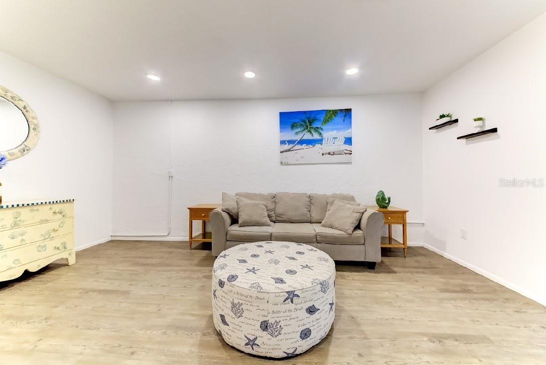 COLONIAL TERRACE - Residential