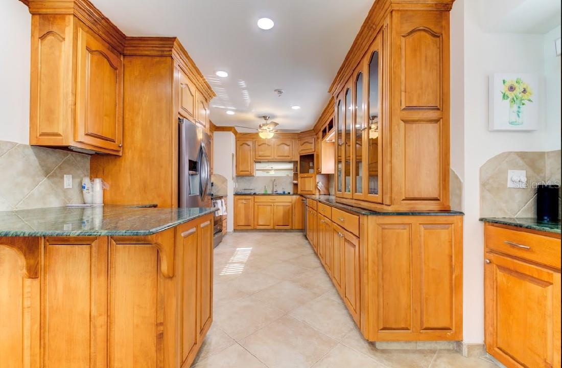 COLONIAL TERRACE - Residential