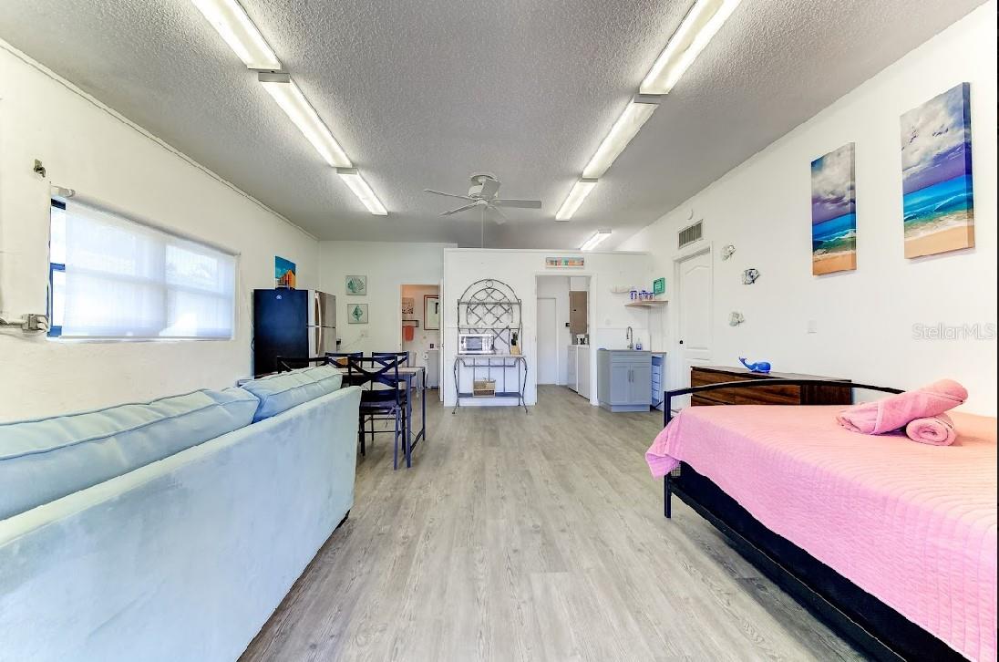 COLONIAL TERRACE - Residential