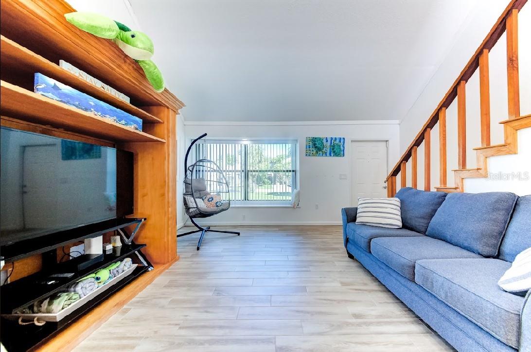 COLONIAL TERRACE - Residential