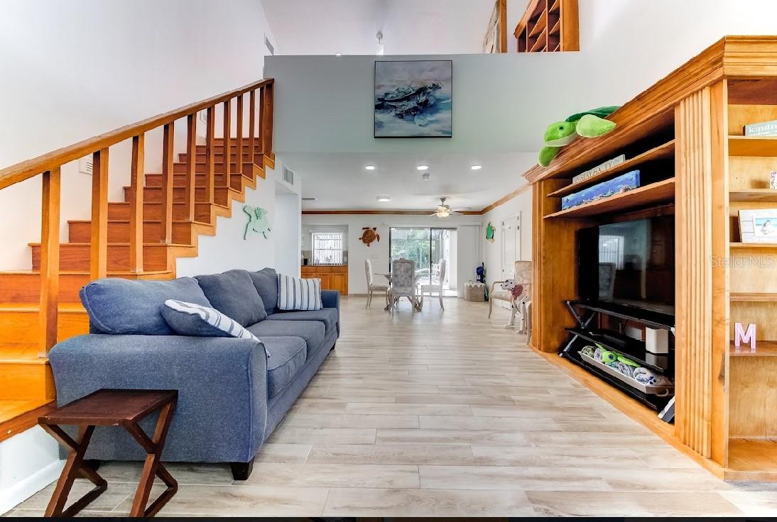 COLONIAL TERRACE - Residential