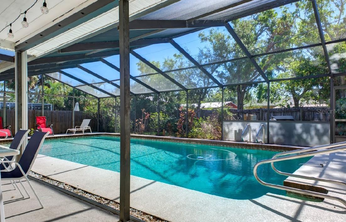 COLONIAL TERRACE - Residential