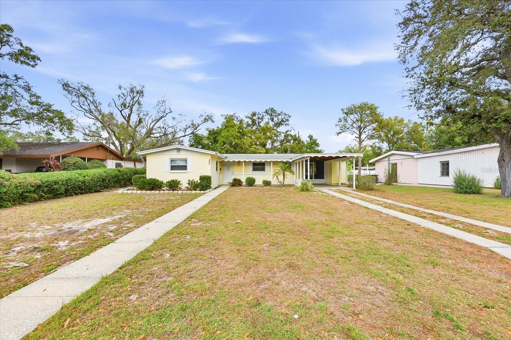 Photo of 207 W Seneca Avenue, Tampa, FL 33612 (MLS # TB8459869)