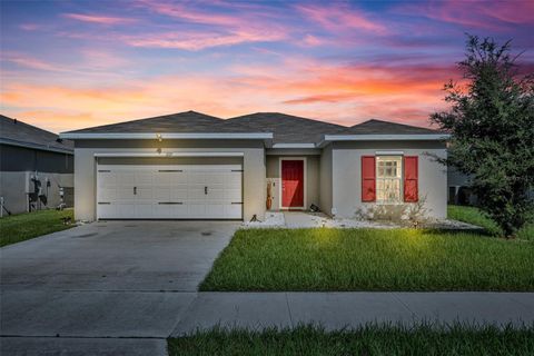 A home in WINTER HAVEN