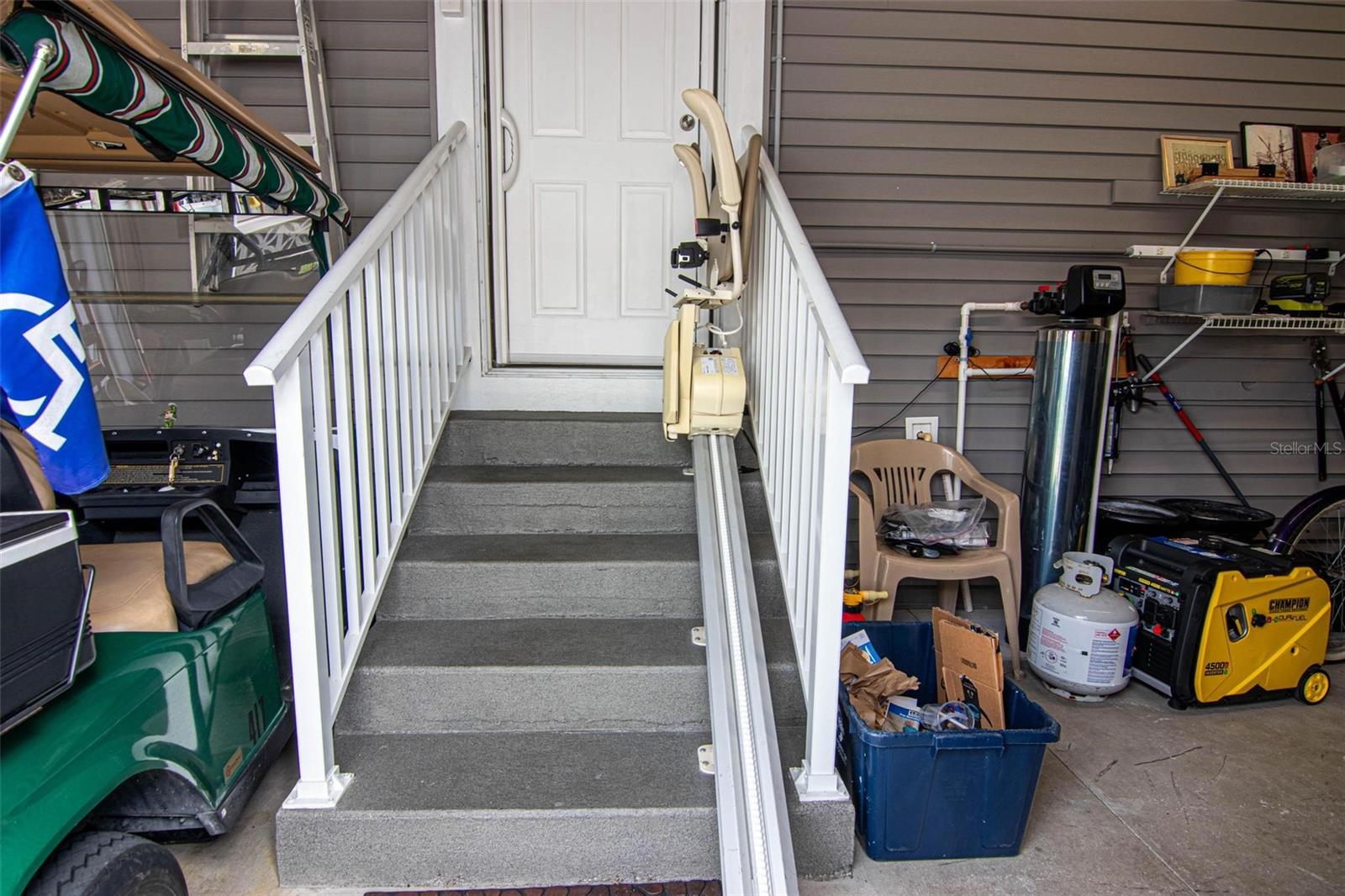 6 LAKES COUNTRY CLUB CO-OP - Residential