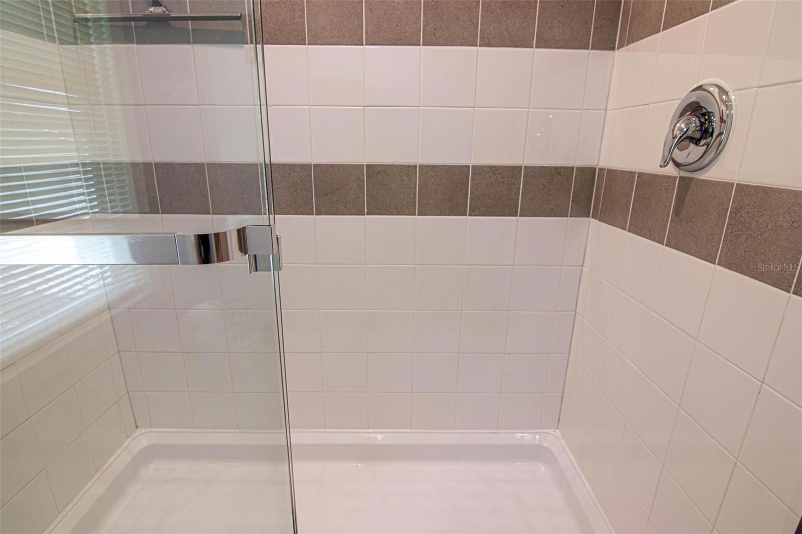 6 LAKES COUNTRY CLUB CO-OP - Residential