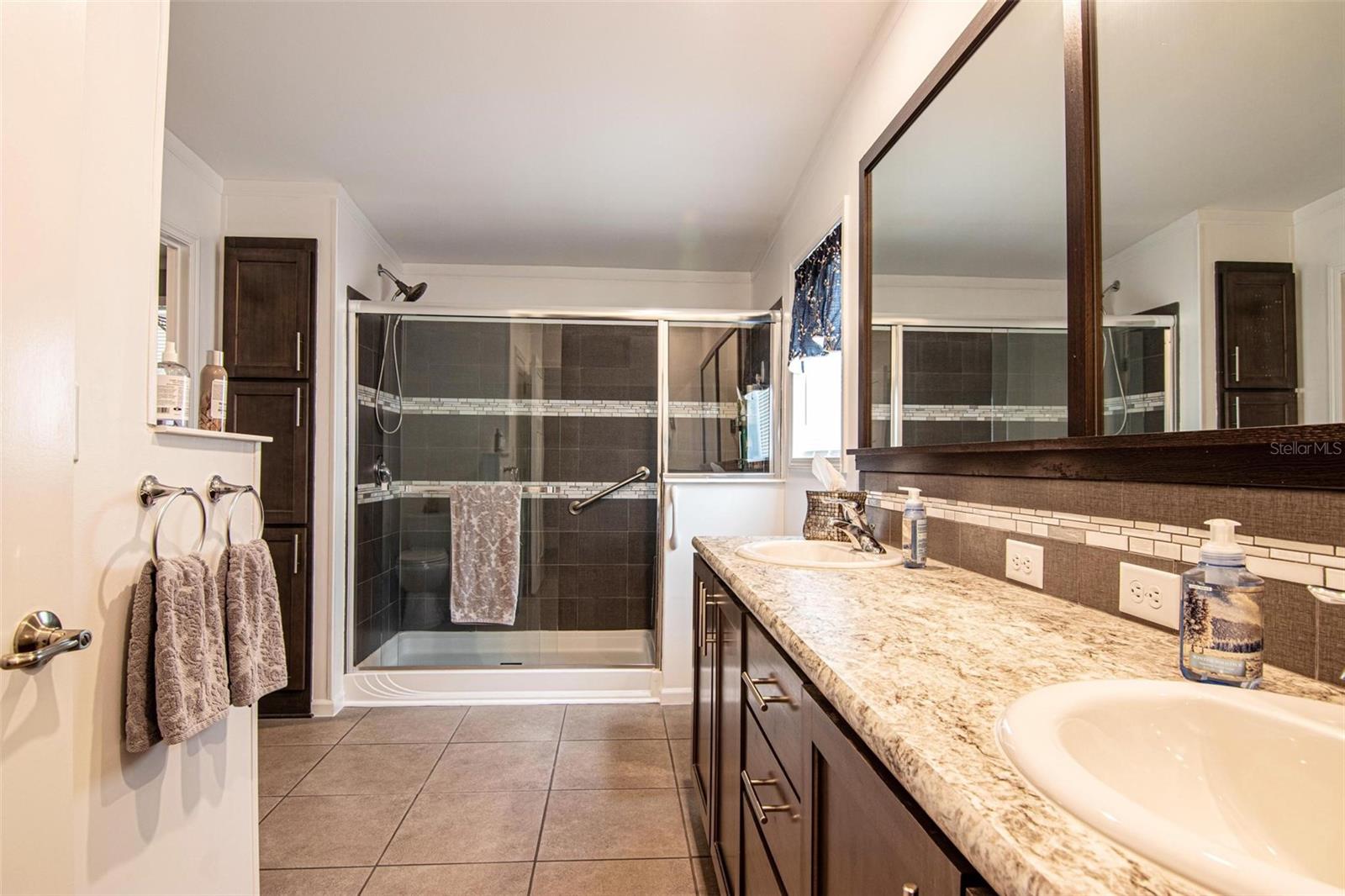 6 LAKES COUNTRY CLUB CO-OP - Residential