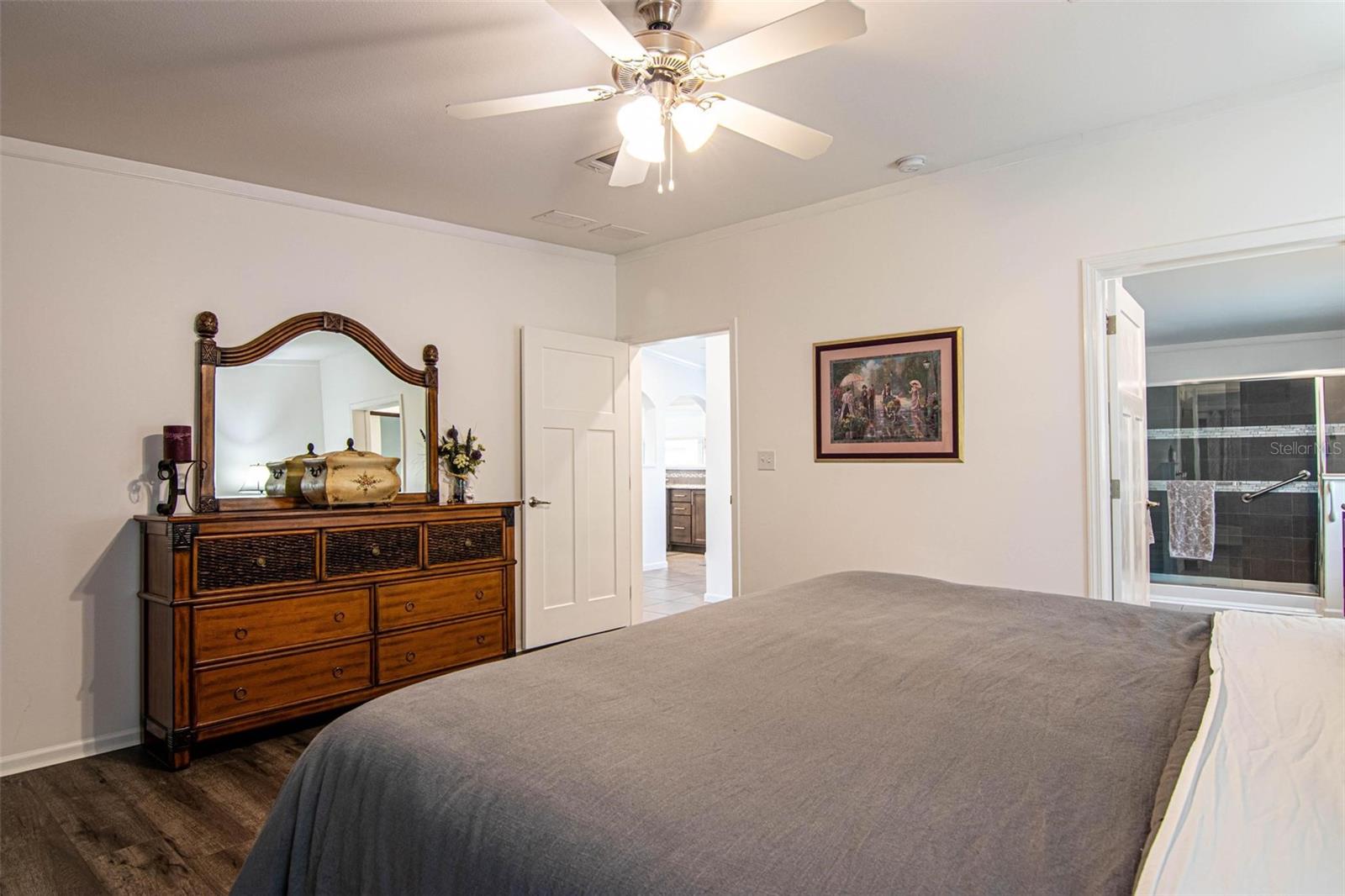 6 LAKES COUNTRY CLUB CO-OP - Residential