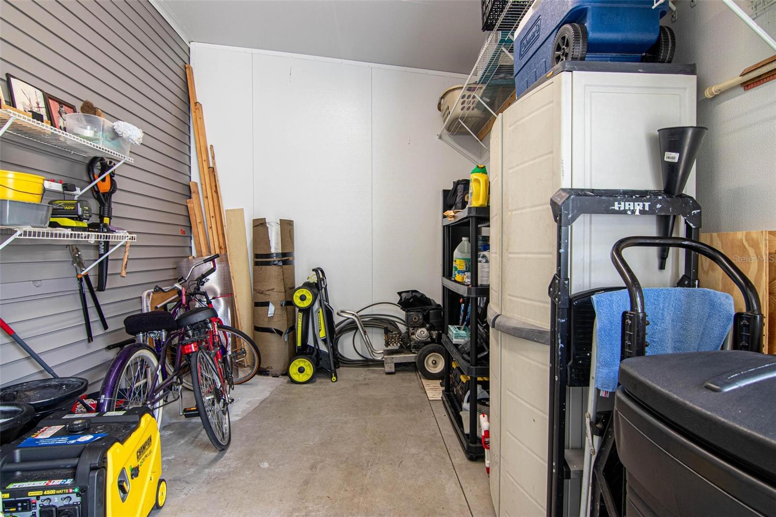 6 LAKES COUNTRY CLUB CO-OP - Residential