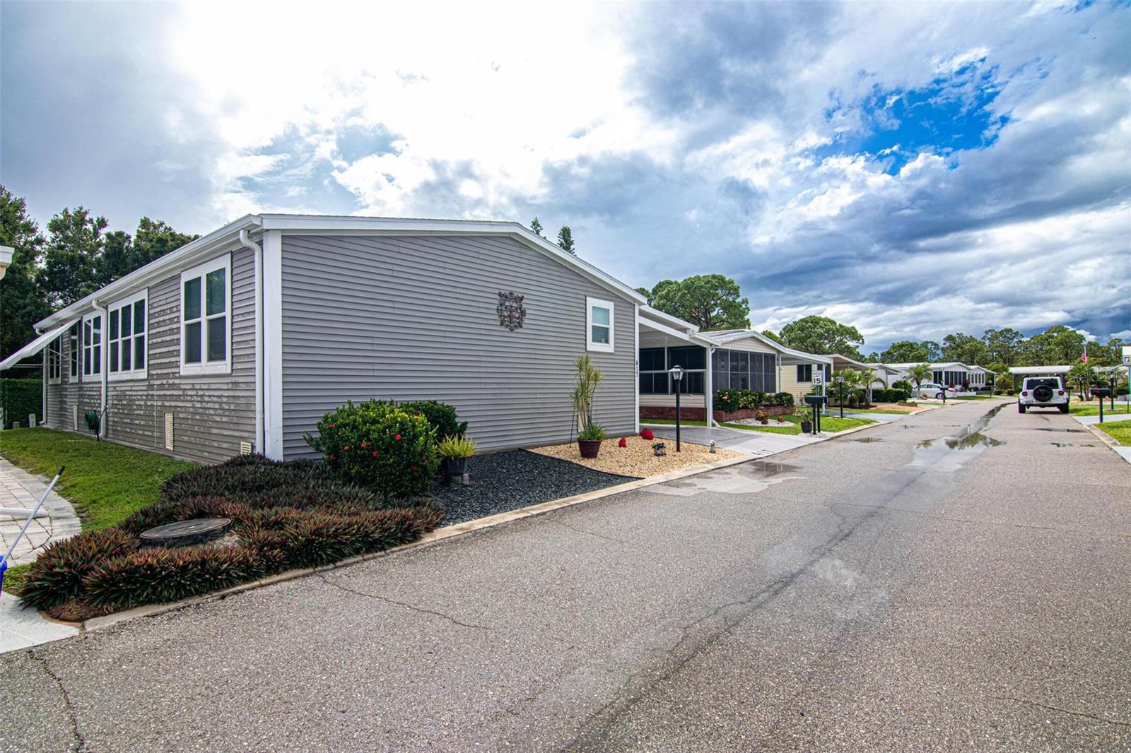 6 LAKES COUNTRY CLUB CO-OP - Residential