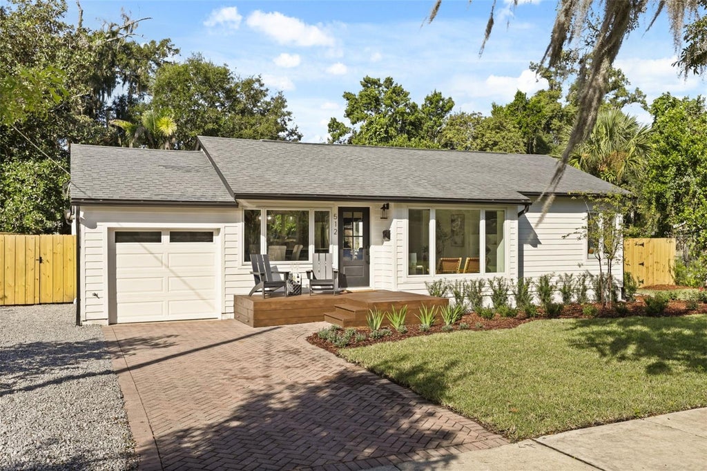 Photo of 512 Mayfair Circle, Orlando, FL 32803 (MLS # O6453071)