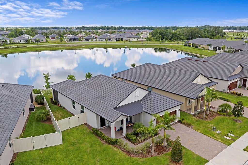 Photo of 12657 Tahitian Pearl Circle, Parrish, FL 34219 (MLS # A4696113)