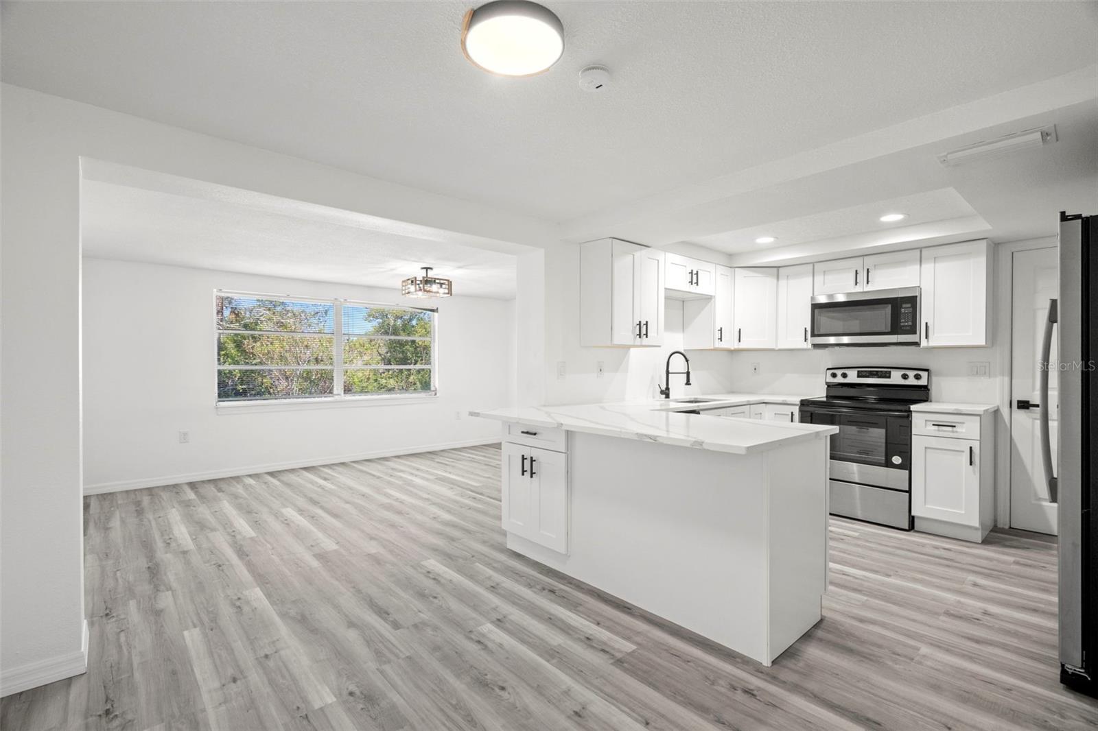 BEACON SQUARE - Residential