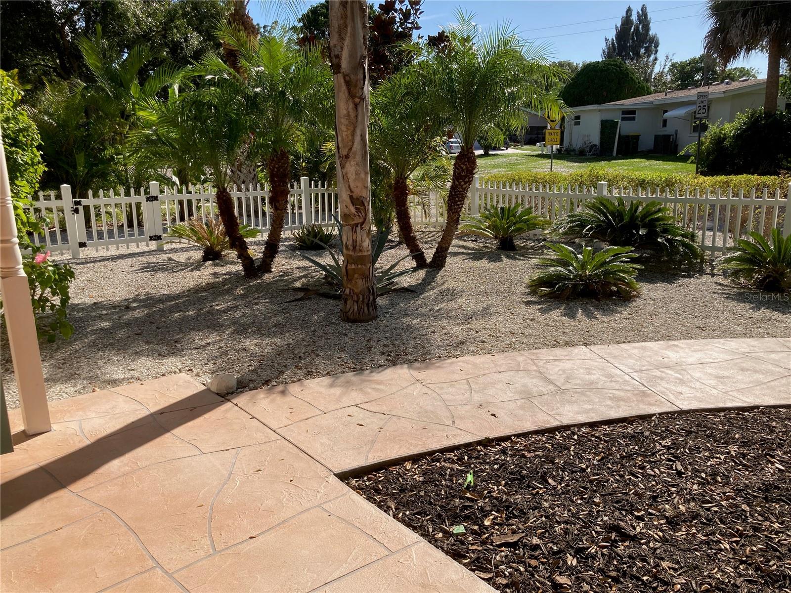 1415 S SCHOOL AVENUE