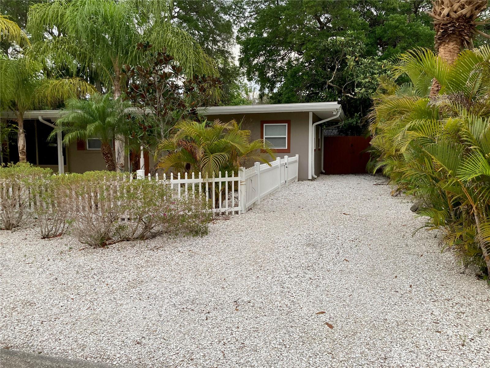 1415 S SCHOOL AVENUE