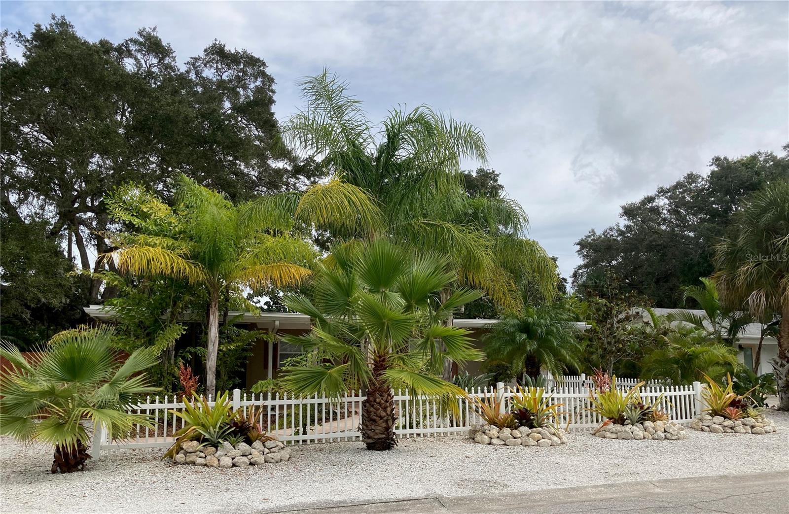 1415 S SCHOOL AVENUE