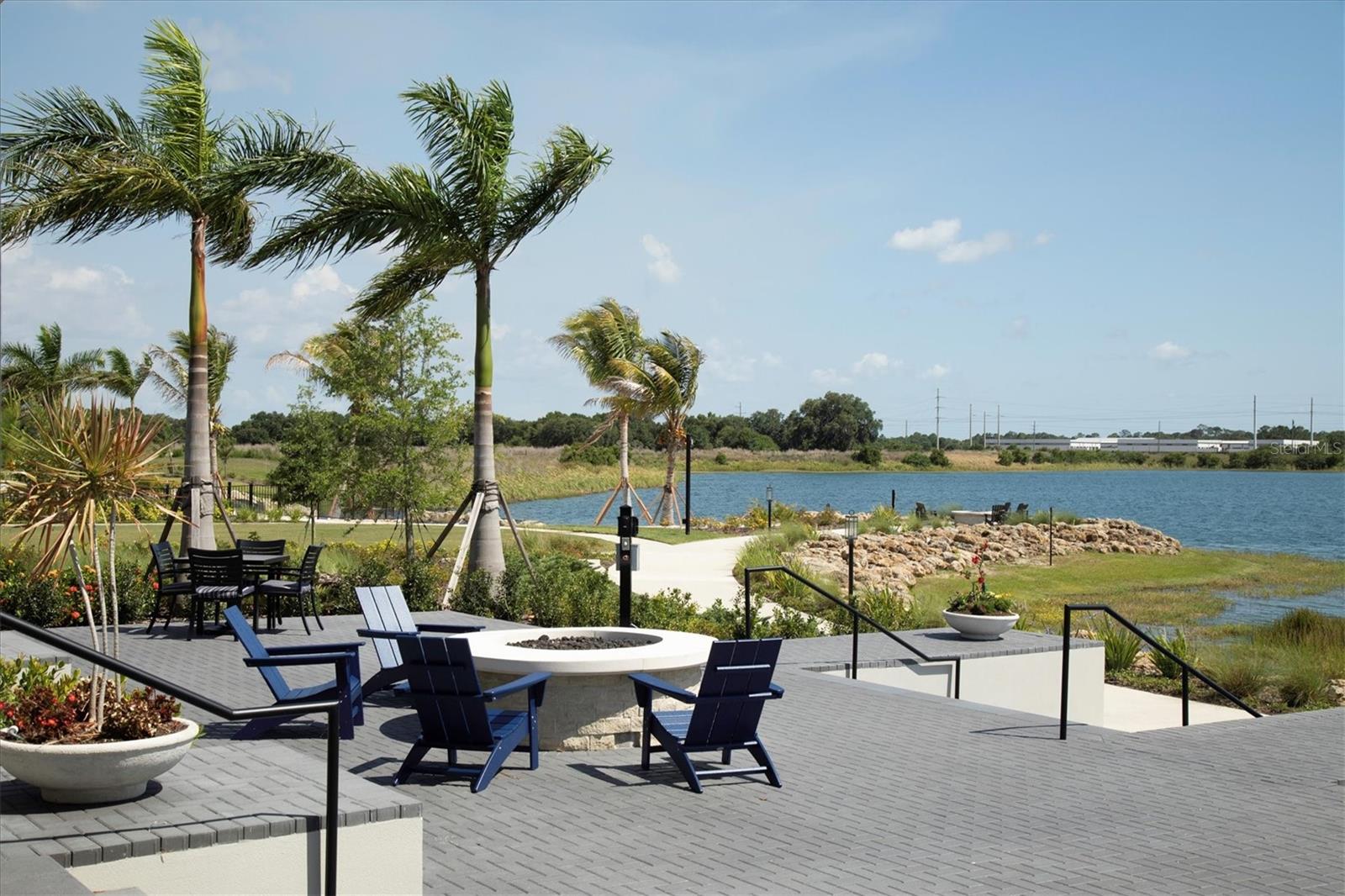 LAKEHOUSE COVE/WATERSIDE PHS 5 - Residential Lease